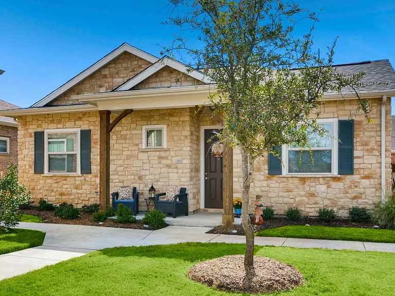 Avilla Northside - Houses for Rent — Photo 13