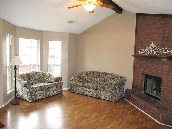 3rd image of 2406 Broken Hill Dr