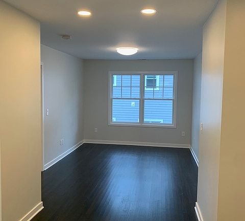 5th image of 89 View St W Floor 2