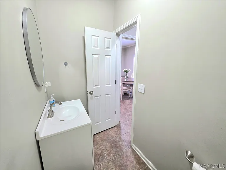 607 Forest Trl — Photo 13