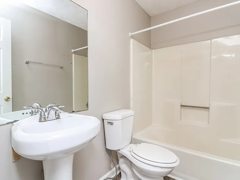 3106 Calumet Cir NW — Photo 17