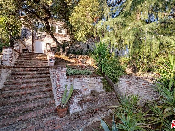 2nd image of 8420 La Tuna Canyon Rd