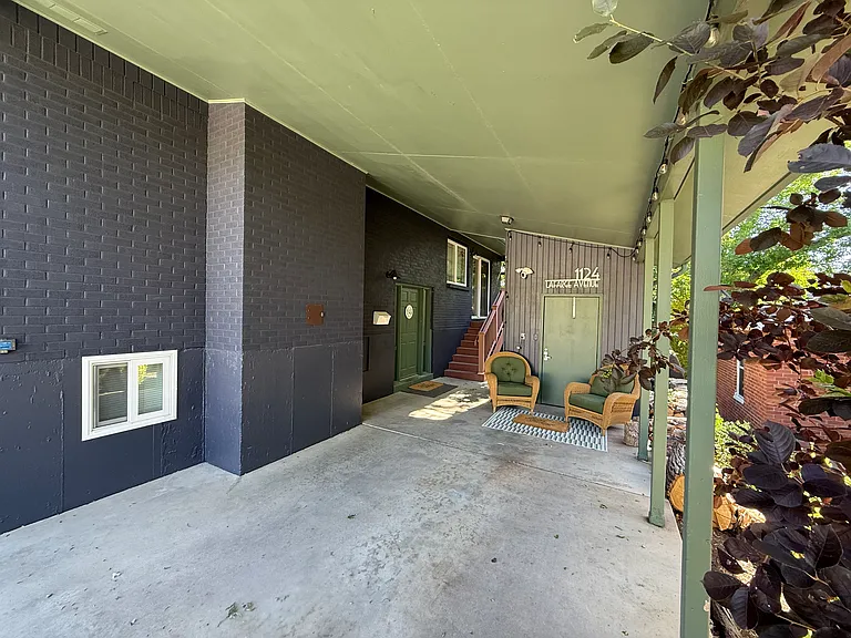1124 La Farge Ave — Photo 5