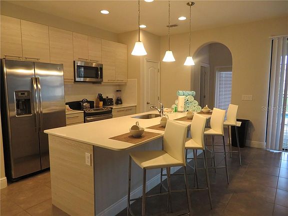 4th image of 181 Brookes Pl