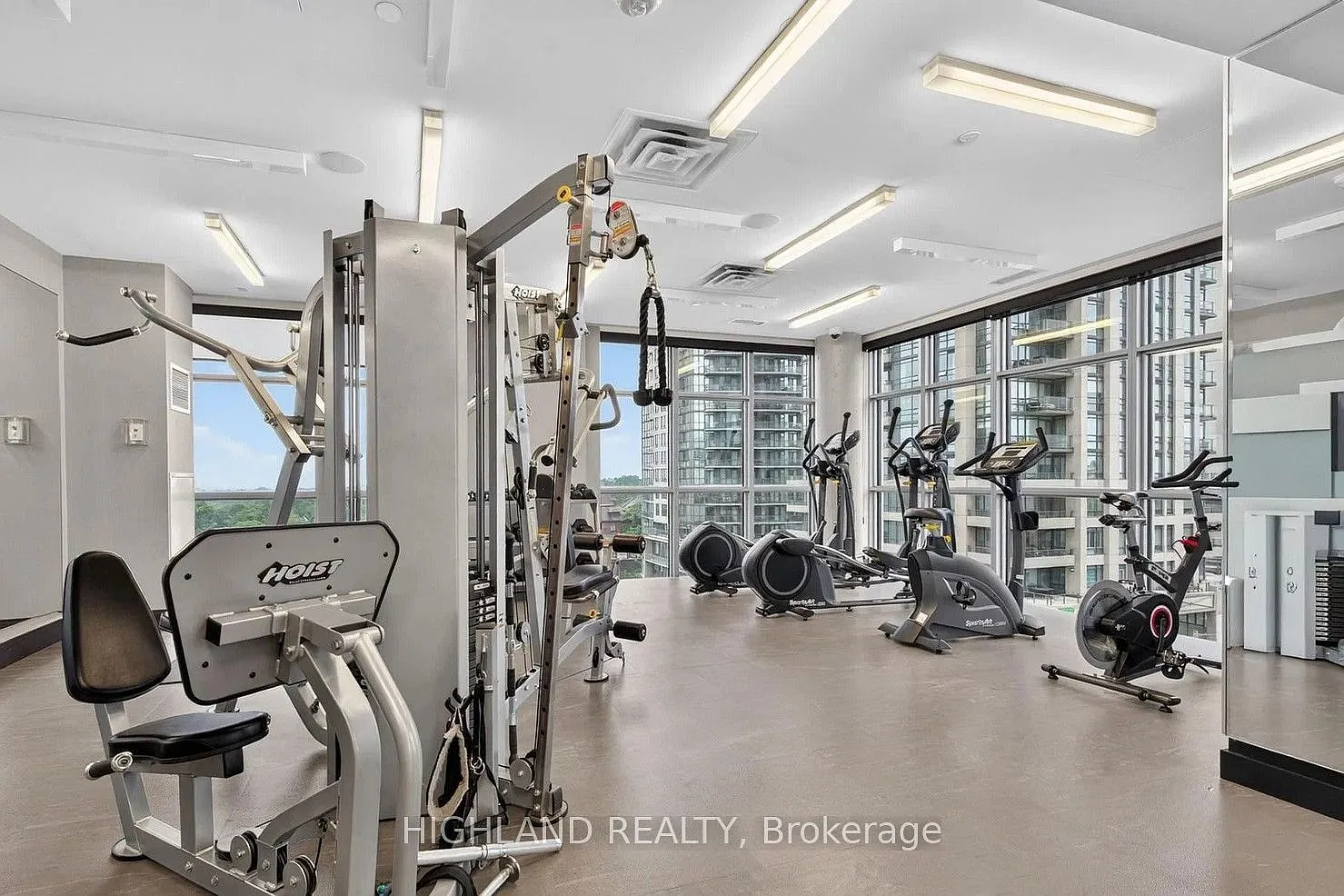 1 bed, $2,390 — Photo 4