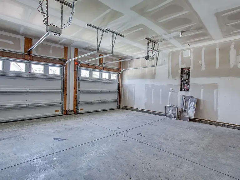 2632 Goldfinch Dr — Photo 13