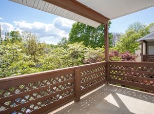 10102 Oakton Terrace Rd, Oakton, VA 22124