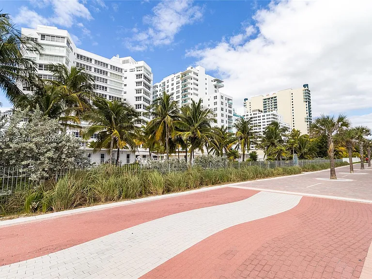 4925 Collins Ave #5F — Photo 34