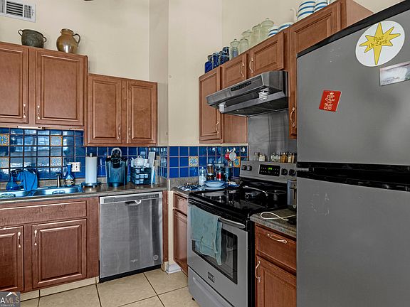 5th image of 624 Honey Ridge Ln