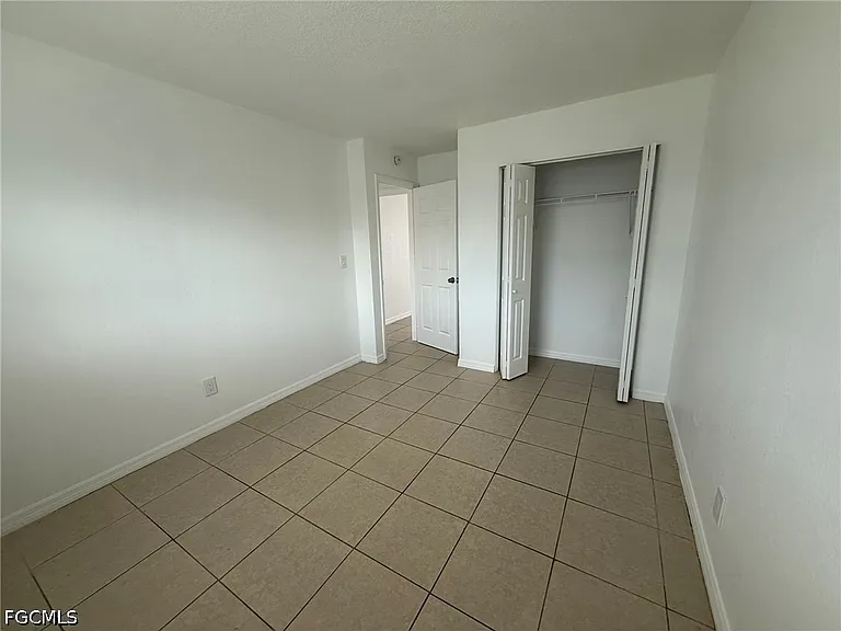 2452 Stella St #101 — Photo 5