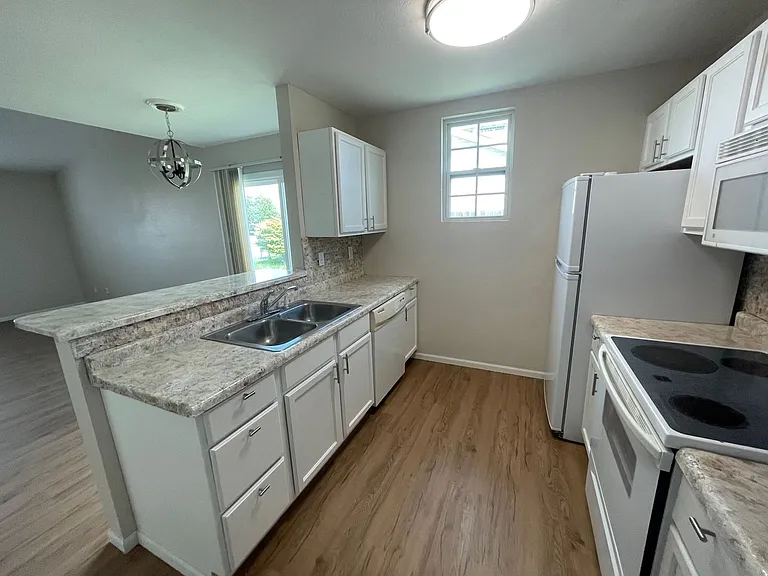 1512 Typhoon Ct — Photo 3