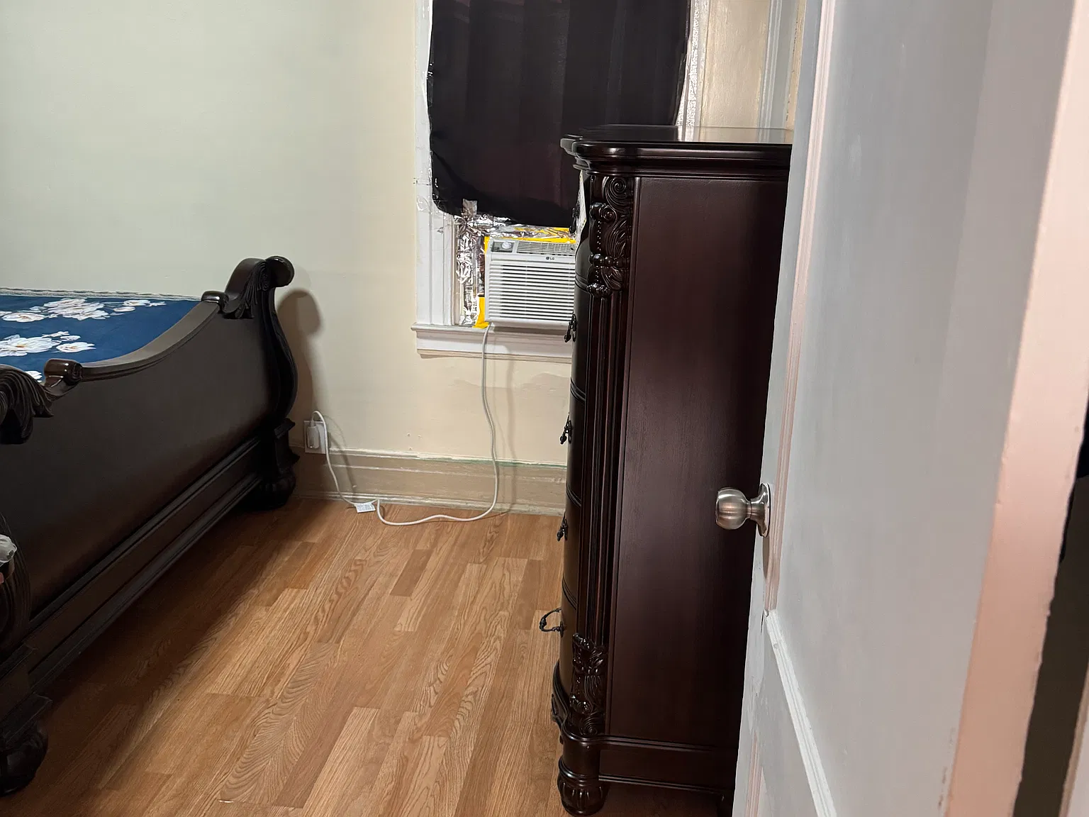 2 bed, 1200 sqft, $1,000 — Photo 2