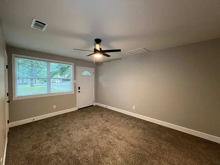3028 Waynoka Ave — Photo 5