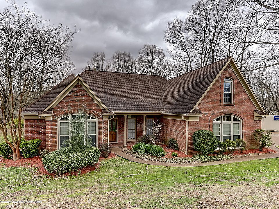 1st image of 9230 Cedar Creek Dr