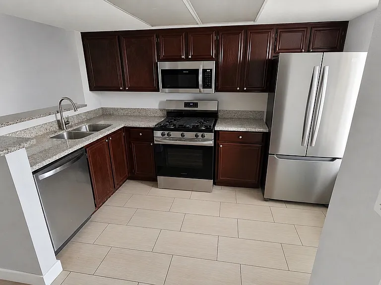 8070 W Russell Rd #2014 — Photo 1
