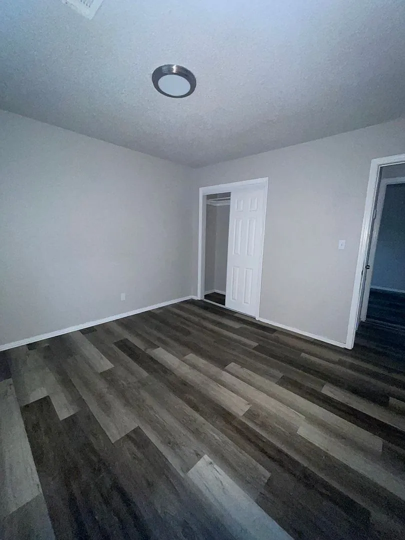 Remodeled w/ granite and new appliances — Photo 4