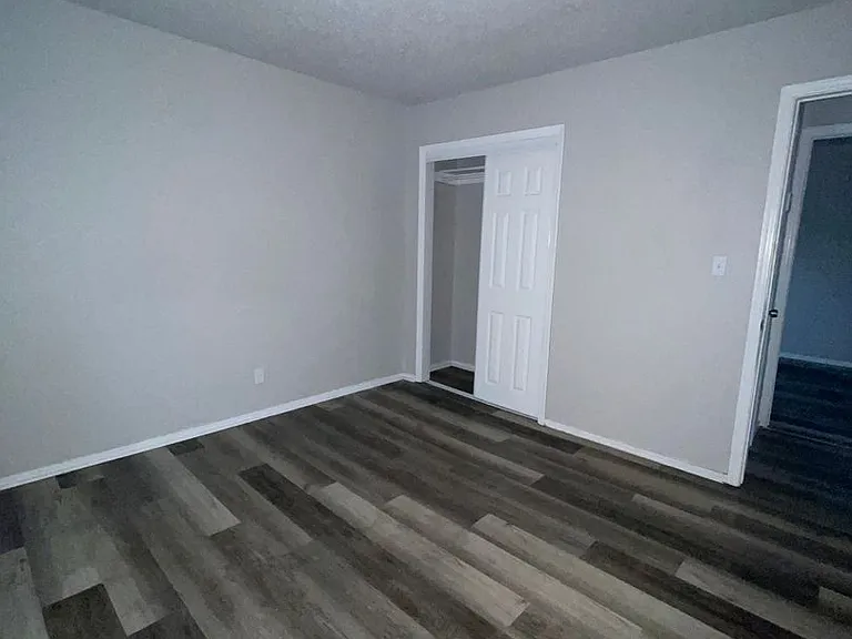 1222 W Brooks St #A — Photo 4