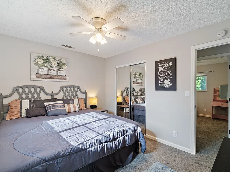 2384 Saturn Skyway — Photo 9