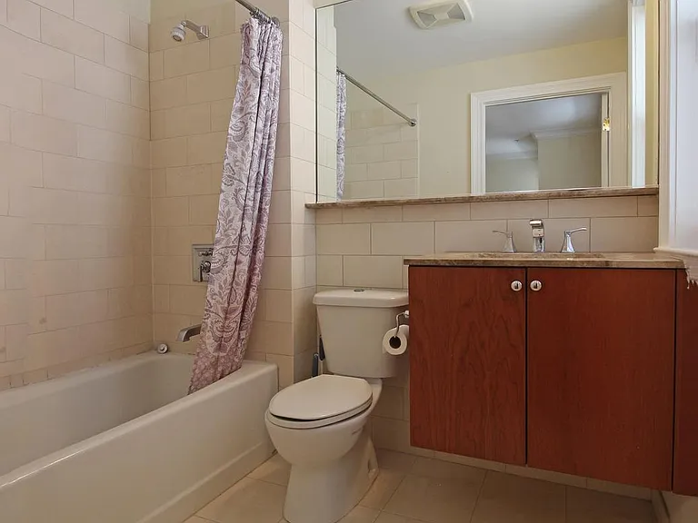 1121 24th St NW #202 — Photo 2