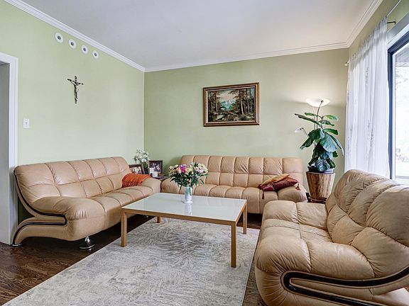 2nd image of 3511 N Neenah Ave