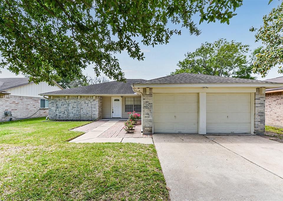 1st image of 13323 Piney Oaks Dr
