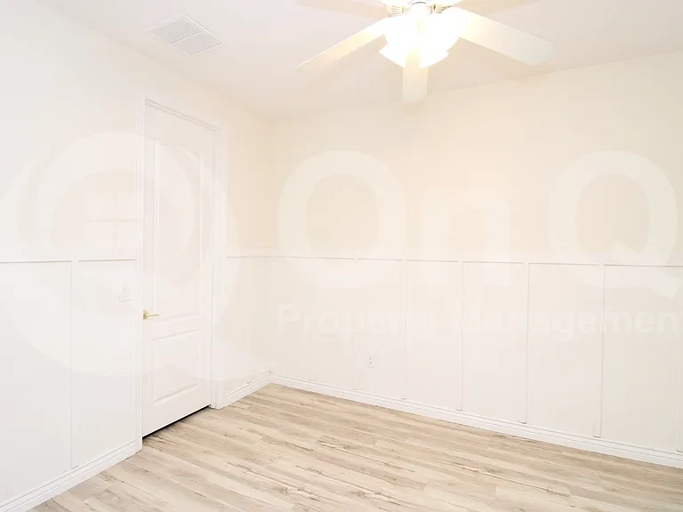 2451 E Honeysuckle Pl — Photo 14