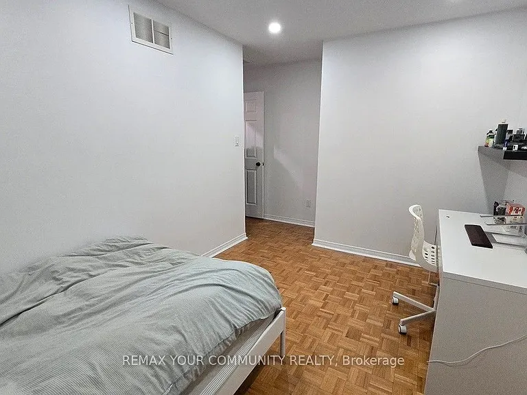 741 Caradonna Cres #25 — Photo 14
