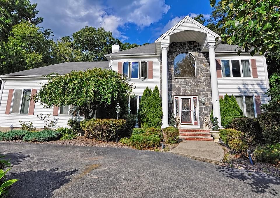 1st image of 40 Penniman Cir