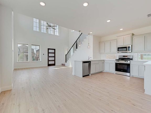 04_Newland_Representative Photo