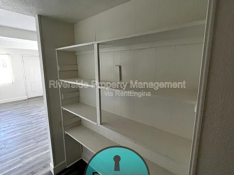 1221 Villa St #A — Photo 9