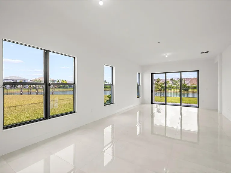 12865 Wingspan Ct — Photo 20
