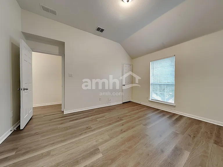 8001 Amesbury Ln — Photo 22