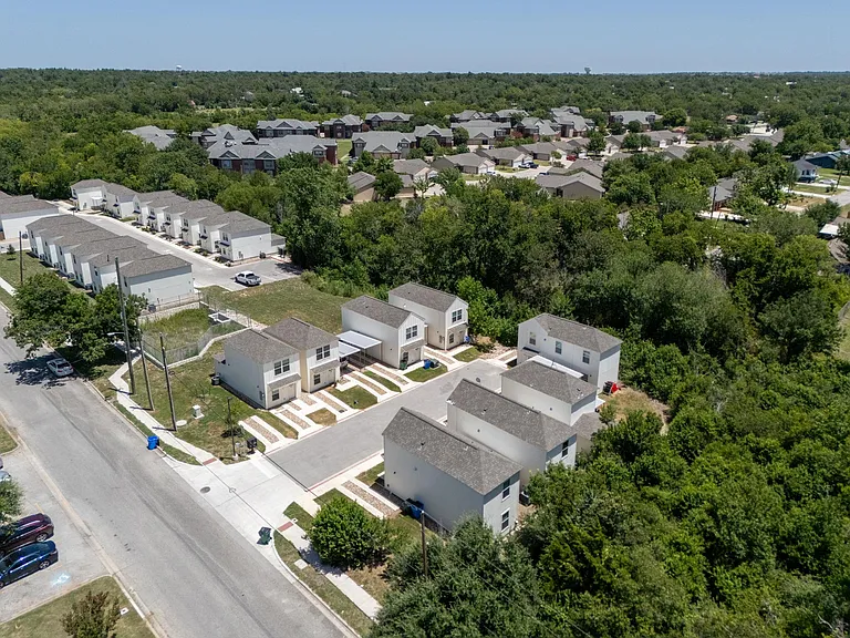 230 S Debus 101b Dr — Photo 14