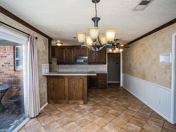 5th image of 8608 Knoxville Ave