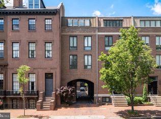 256 S 3rd 1/2 St, Philadelphia, PA 19106