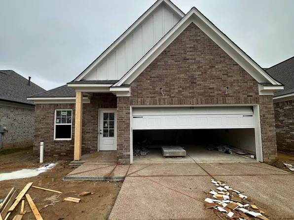 267 Flower Garden Dr, Southaven, MS 38671