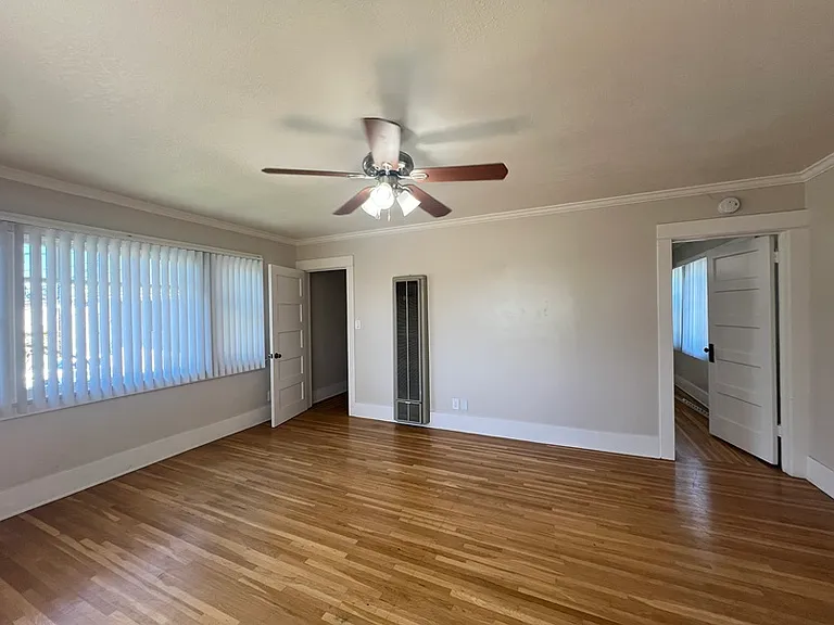 2821 Lincoln Ave — Photo 9