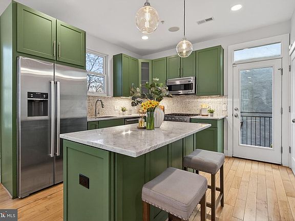 3rd image of 751 P St NW APT 2
