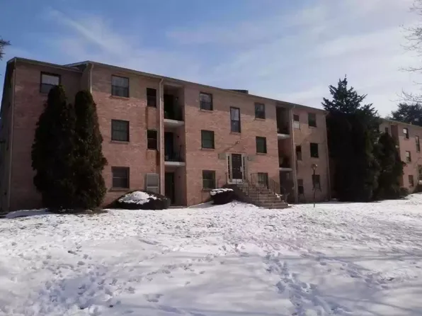 2410 Pond View Dr, West Chester, PA 19382