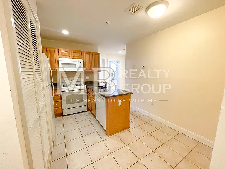 90 Westland Ave #304 — Photo 5