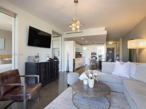 220 21st St APT 303, Miami Beach, FL 33139