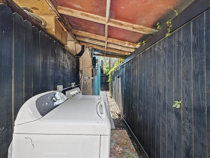 2 bed, 650 sqft, $2,500 — Photo 2