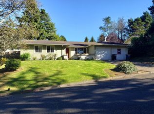 2234 NE Douglas St, Newport, OR