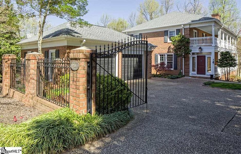1st image of 204 Hidden Hills Dr