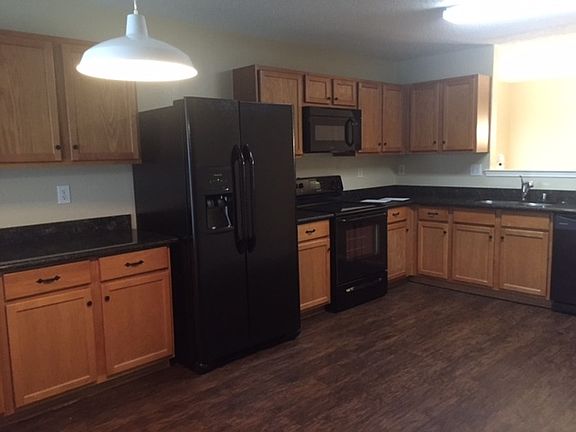 5th image of 2304 Chestnut Dr