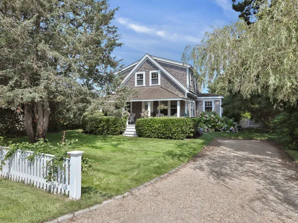37 W Tisbury Rd, Edgartown, MA 02539