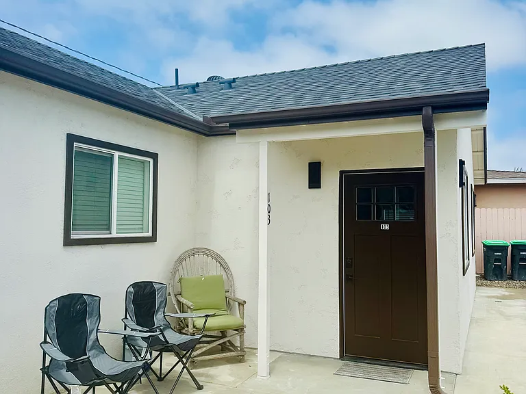 165 Tulip Ln #103 — Photo 2