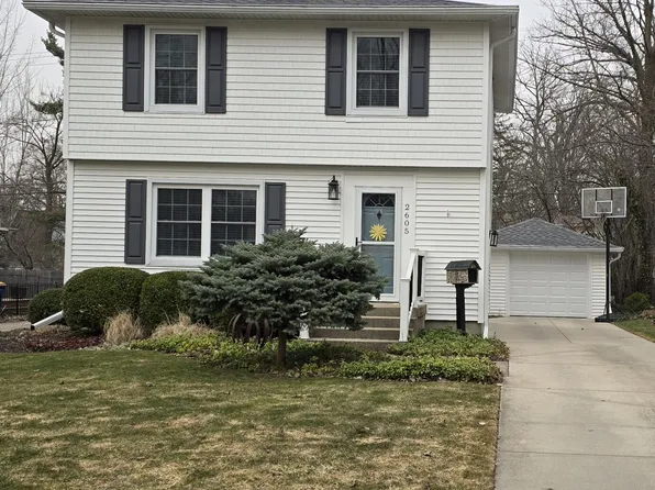 2605 Richards Dr SE, East Grand Rapids, MI 49506