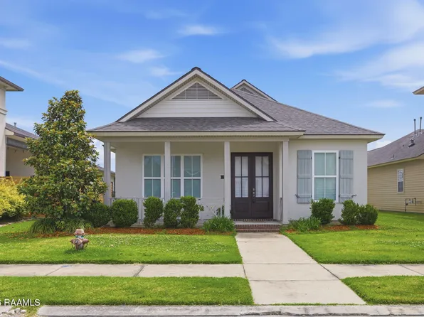5817 Crape Ct, Lake Charles, LA 70605