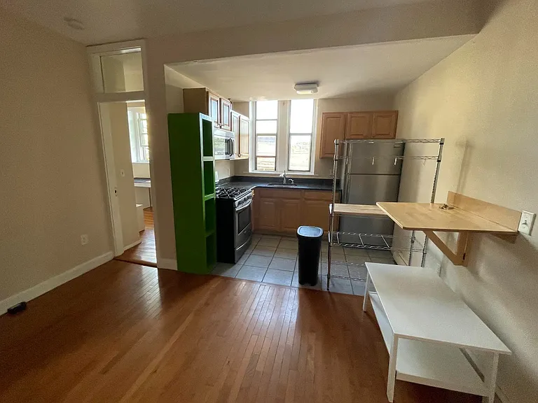 452 Park Dr — Photo 6